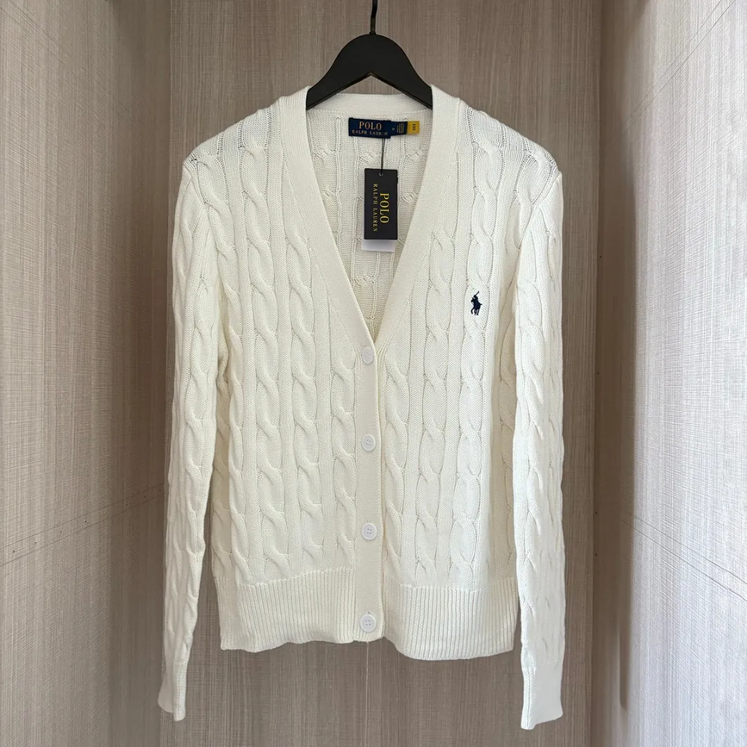 P230 RALPH LAUREN Ten-color V-neck cardigan with small label embroidery long-sleeved button pullover knitted sweater tops for men and women Ten colors Color: white, black, navy blue (red label), gray, pink, red, khaki, blue, yellow, navy blue (white label) Code number: S M L XL Material: cotton Weight: 720g